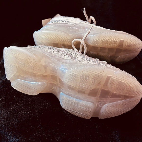 Steve Madden Maxima Rhinestone Embellished Sneakers Size 5M - Picture 3 of 9